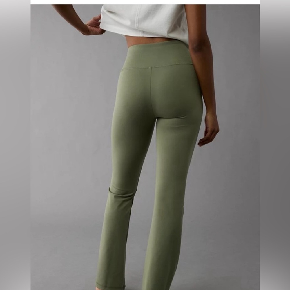 American Eagle The Everything High-Waisted Flare Leggings in Olive Small - Picture 2 of 8